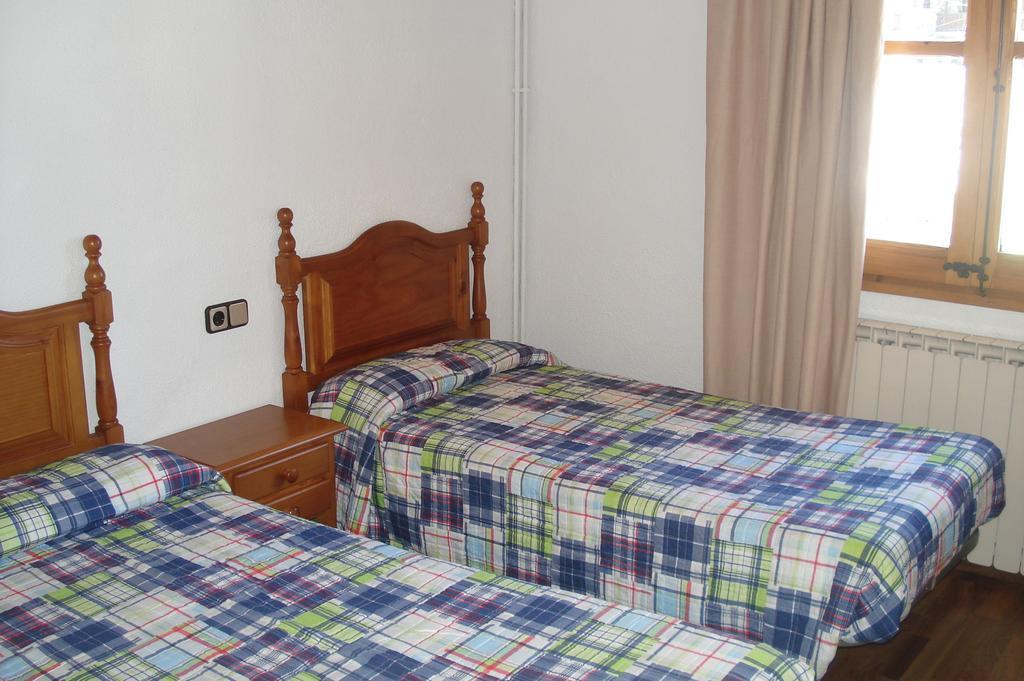 Apartaments Pont Romanic Espot Room photo