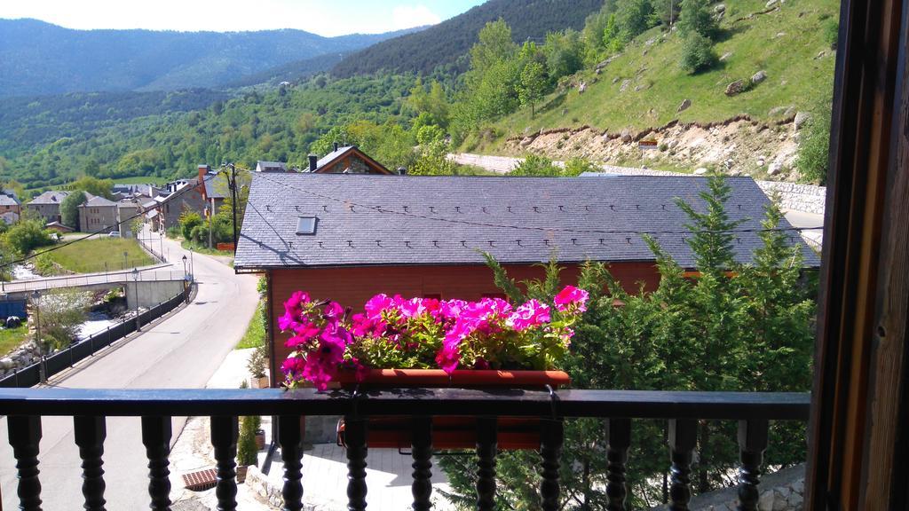 Apartaments Pont Romanic Espot Exterior photo
