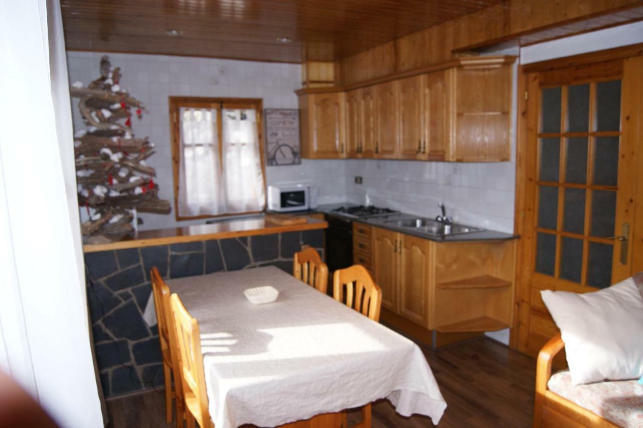 Apartaments Pont Romanic Espot Exterior photo