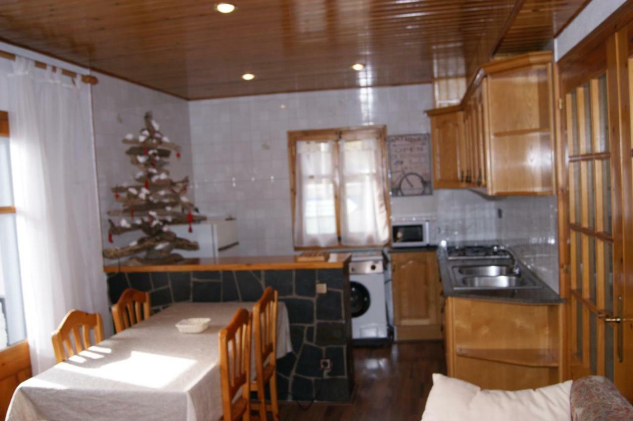 Apartaments Pont Romanic Espot Exterior photo