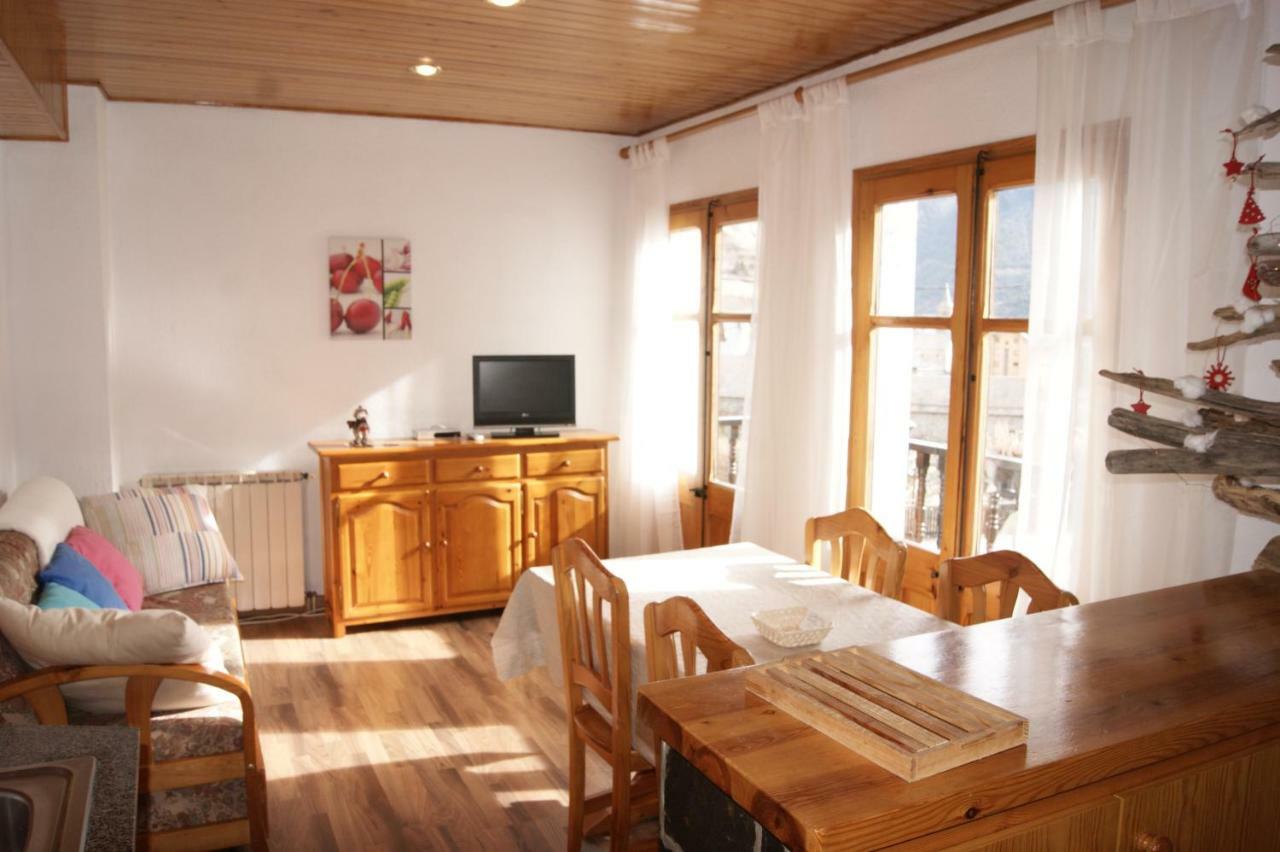 Apartaments Pont Romanic Espot Exterior photo